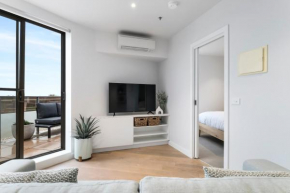 Stylish and Modern with Large Balcony, WiFi and Parking